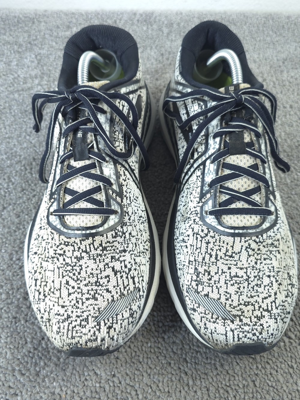 Brooks Adrenaline GTS 20 Mens Size 11 Running Shoes Black Athletic Sneakers Low - Picture 8 of 10